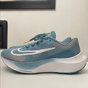 NIKE ZOOM FLY 5 RUNNING SNEAKERS MENS SIZE 8.5